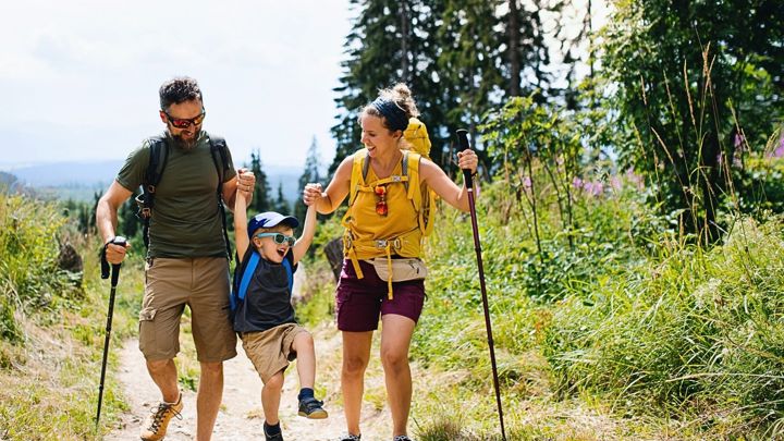 Poisonous plants on the trail: What to avoid and when to get care